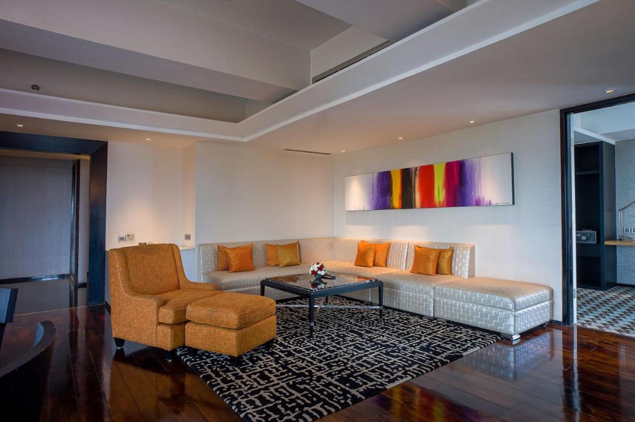 Artotel Ts Suites Surabaya Exterior photo