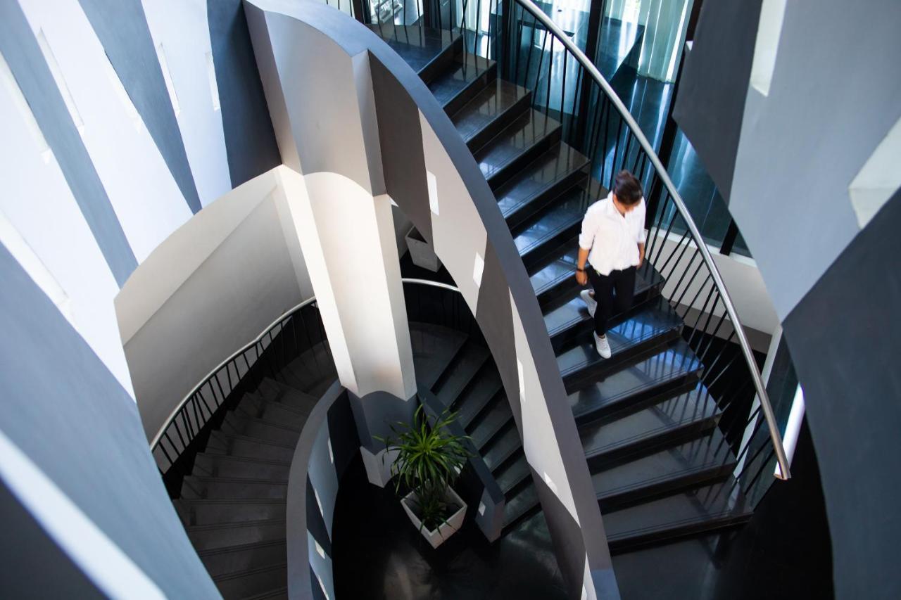 Artotel Ts Suites Surabaya Exterior photo