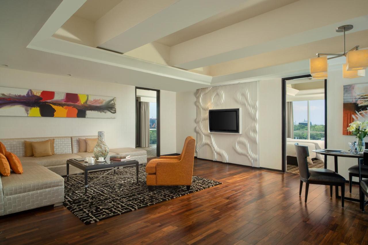 Artotel Ts Suites Surabaya Exterior photo